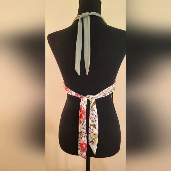 Mossimo Supply Co. Floral Bikini Top In Pink and Green (Size‎ M) - Picture 4 of 14